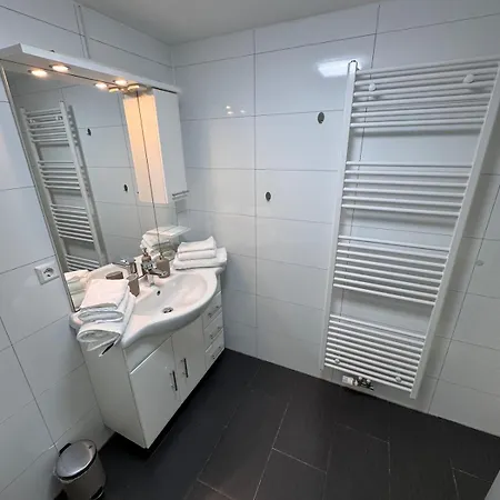 2-zimmer Souterrain *