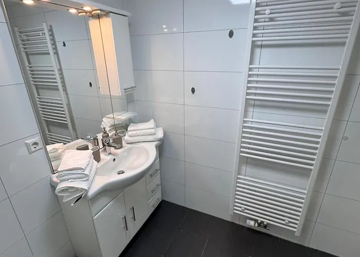 2-zimmer Souterrain *